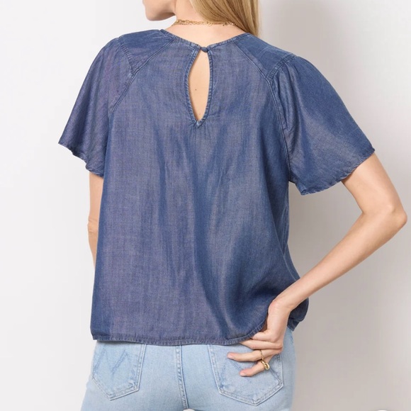 NWOT Evereve Alice Chambray Flutter Top - Picture 3 of 6